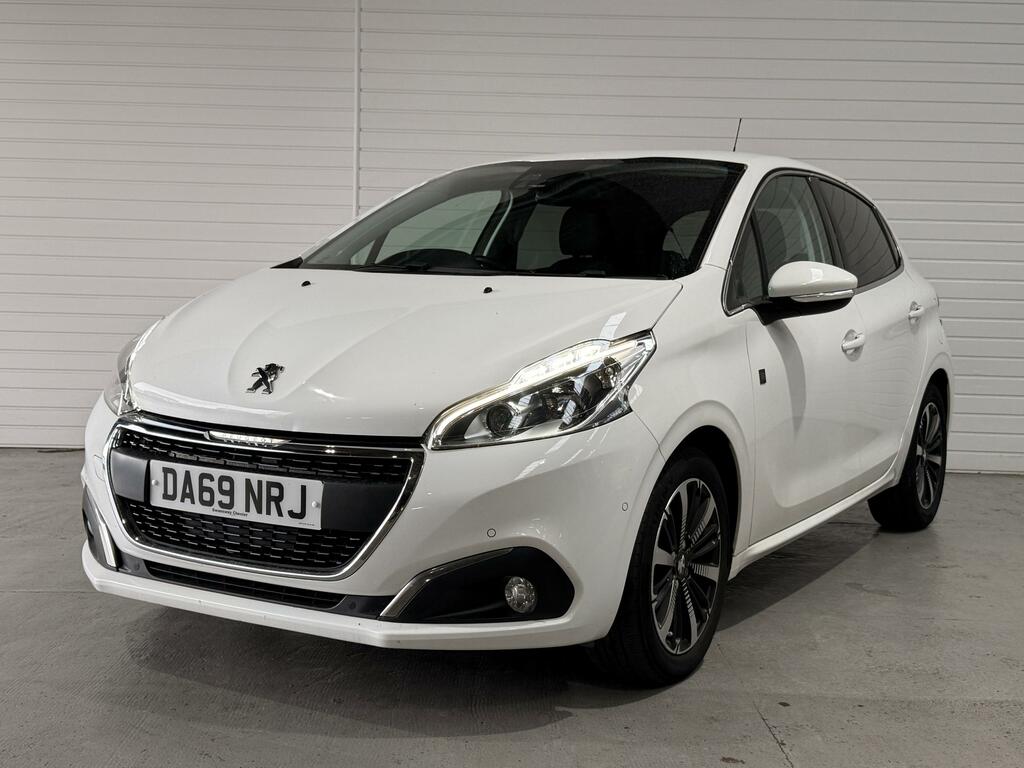 Peugeot 208 1.2 Puretech Tech Edition Hatchback Man White