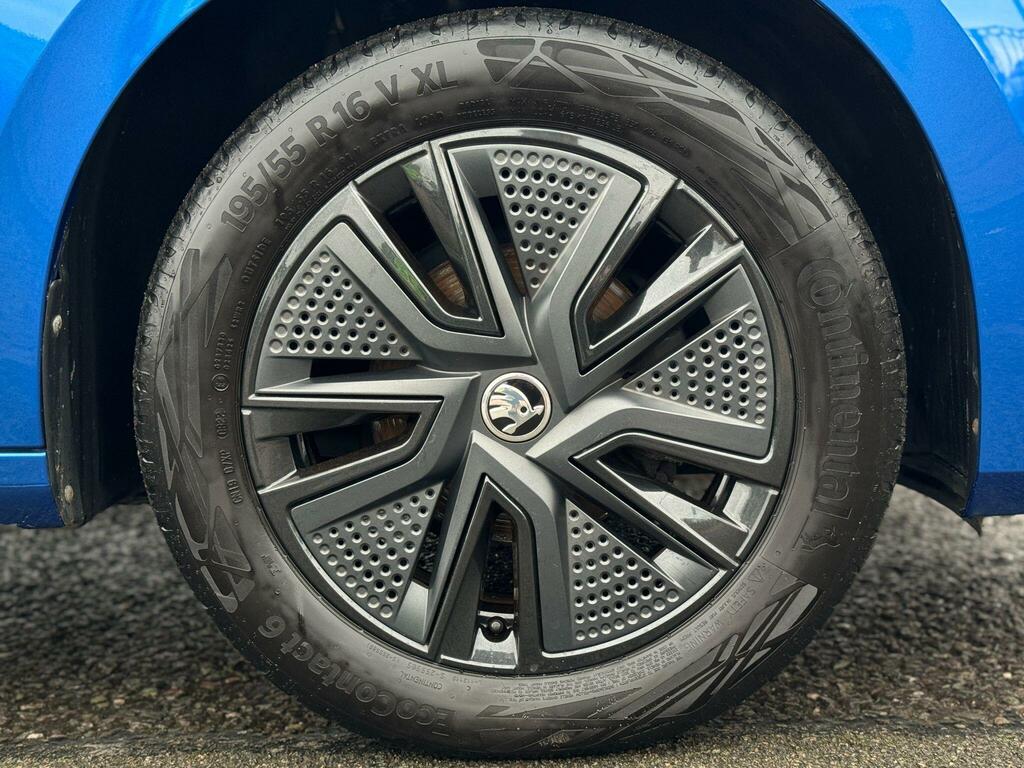 Skoda Fabia 1.0 Tsi Colour Edition Hatchback AP22HCK Blue #5