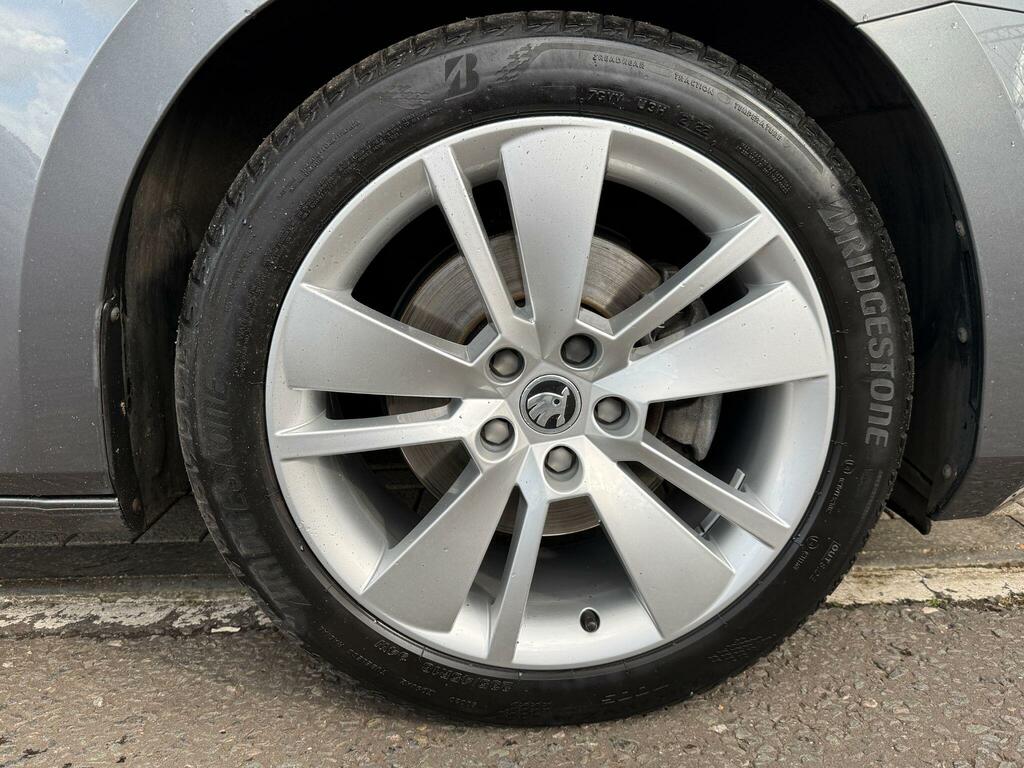 Skoda Superb 1.5 Tsi Act Se L Hatchback Euro Grey #5