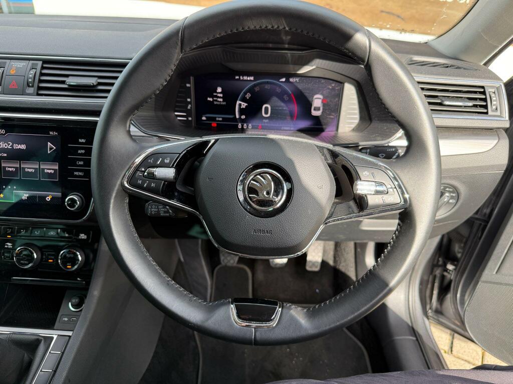 Skoda Superb Se Technology 1.5 Tsi 150 Ps Dsg Black #48