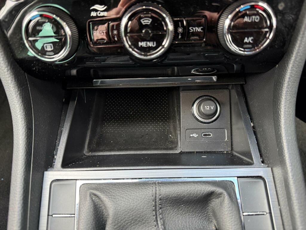 Skoda Superb Se Technology 1.5 Tsi 150 Ps Dsg Black #54