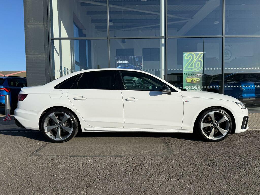 Audi A4 2.0 Tfsi 35 Black Edition Saloon White #4