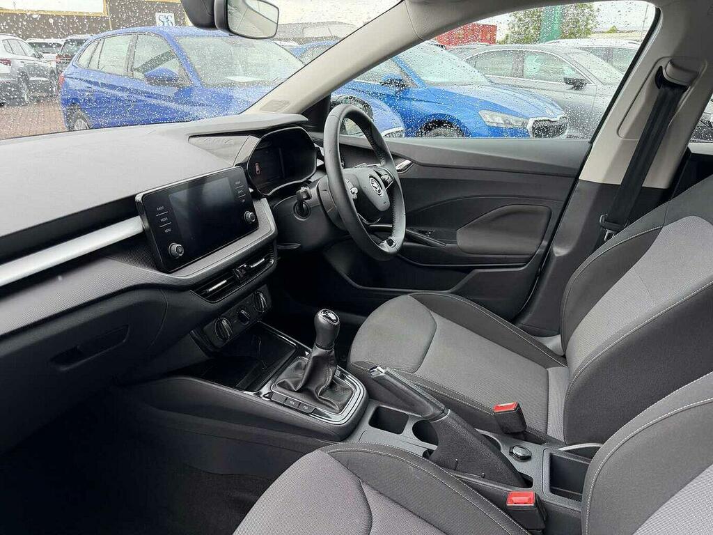 Skoda Fabia 1.0 Mpi 80 Colour Edition White #2