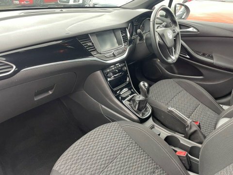 Vauxhall Astra Hatchback 1.6 Cdti Ecotec Blueinjection Sri Euro 6 White #52