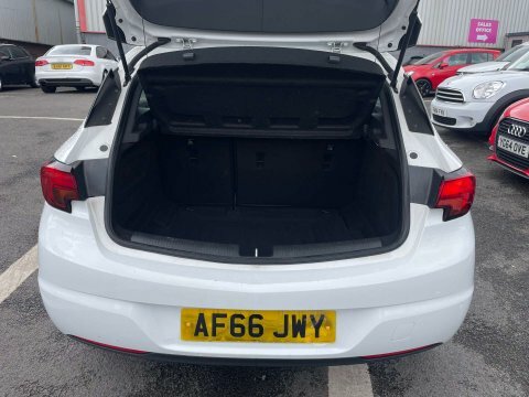 Vauxhall Astra Hatchback 1.6 Cdti Ecotec Blueinjection Sri Euro 6 White #7