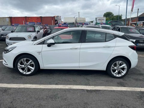 Vauxhall Astra Hatchback 1.6 Cdti Ecotec Blueinjection Sri Euro 6 White #39