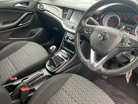 Vauxhall Astra 1.4 Astra Sri White #3