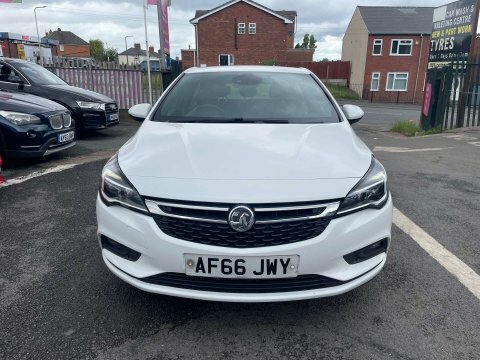 Vauxhall Astra Hatchback 1.6 Cdti Ecotec Blueinjection Sri Euro 6 White #24