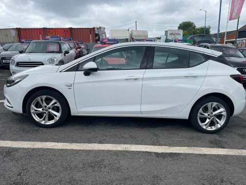 Vauxhall Astra Hatchback 1.6 Cdti Ecotec Blueinjection Sri Euro 6 White #13