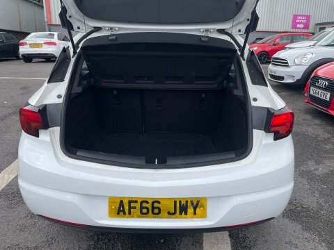 Vauxhall Astra Hatchback 1.6 Cdti Ecotec Blueinjection Sri Euro 6 White #37
