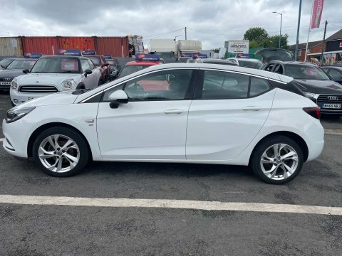 Vauxhall Astra Hatchback 1.6 Cdti Ecotec Blueinjection Sri Euro 6 White #31