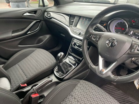 Vauxhall Astra Hatchback 1.6 Cdti Ecotec Blueinjection Sri Euro 6 White #38