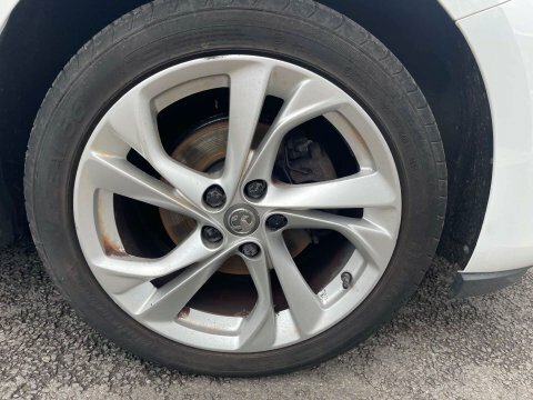 Vauxhall Astra Hatchback 1.6 Cdti Ecotec Blueinjection Sri Euro 6 White #57