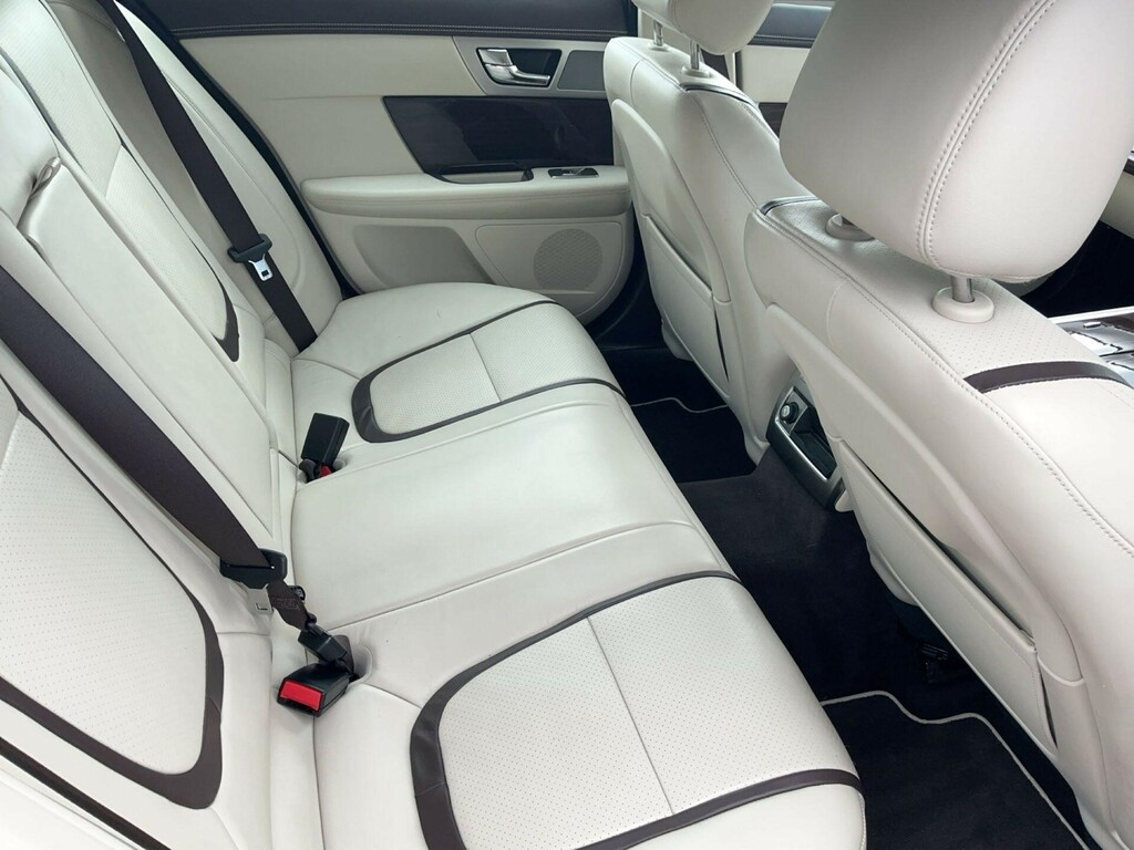 Jaguar XF Xf Luxury D White #13