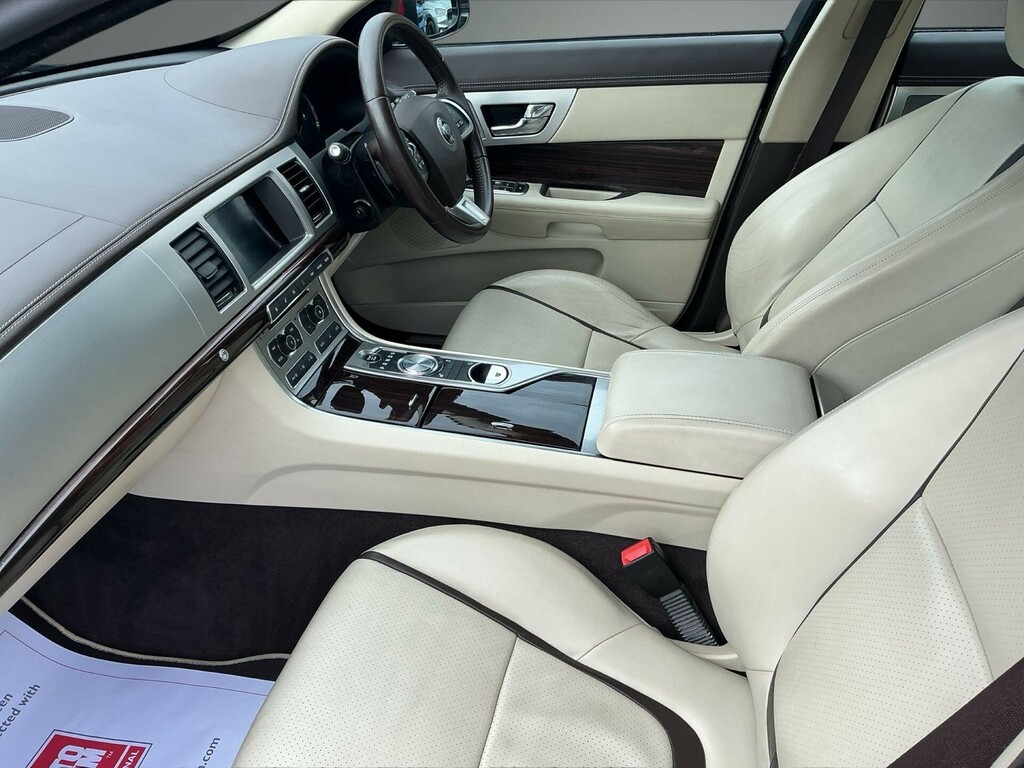 Jaguar XF Xf Luxury D White #14