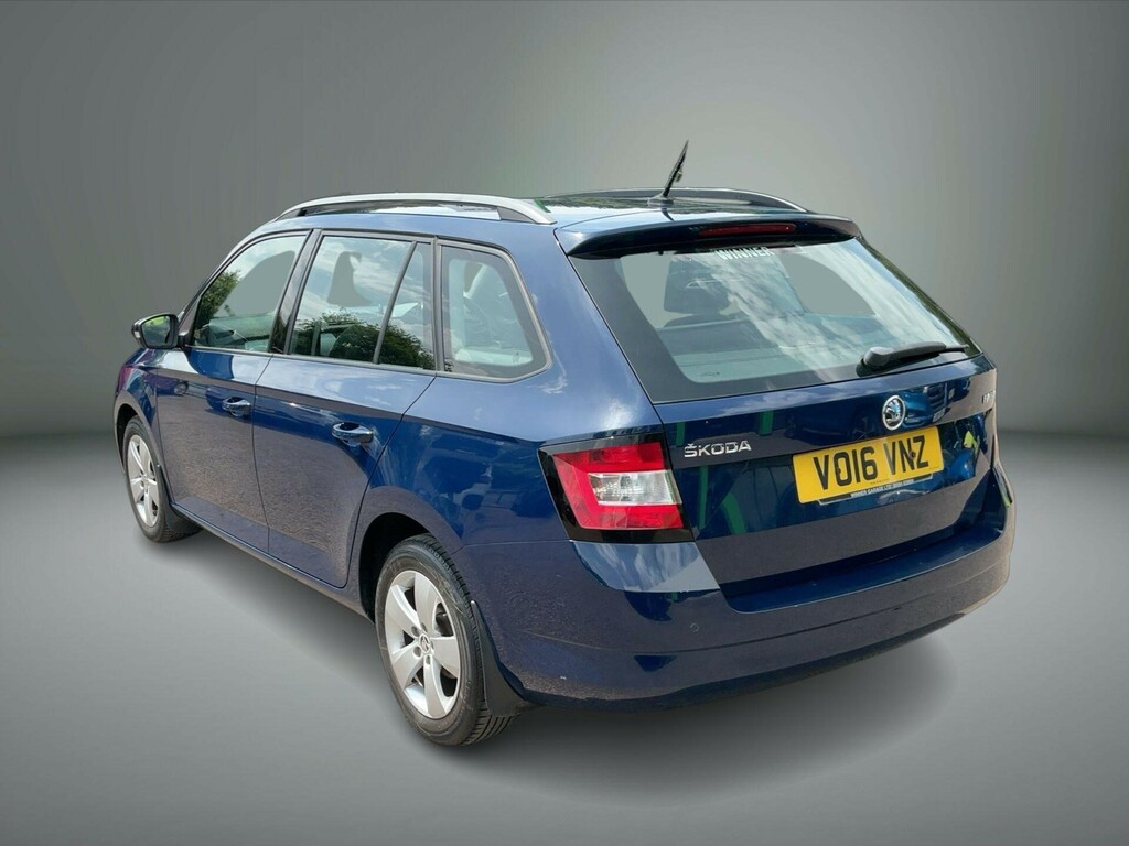 Skoda Fabia 1.2 Tsi Colour Edition White #11