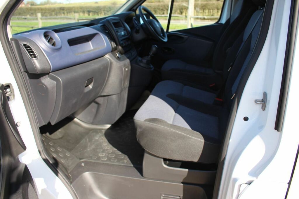 Vauxhall Vivaro 1.6 L1h1 Van 2700 Cdti 120 Bhp Swb With Fsh KO19HYM White #2