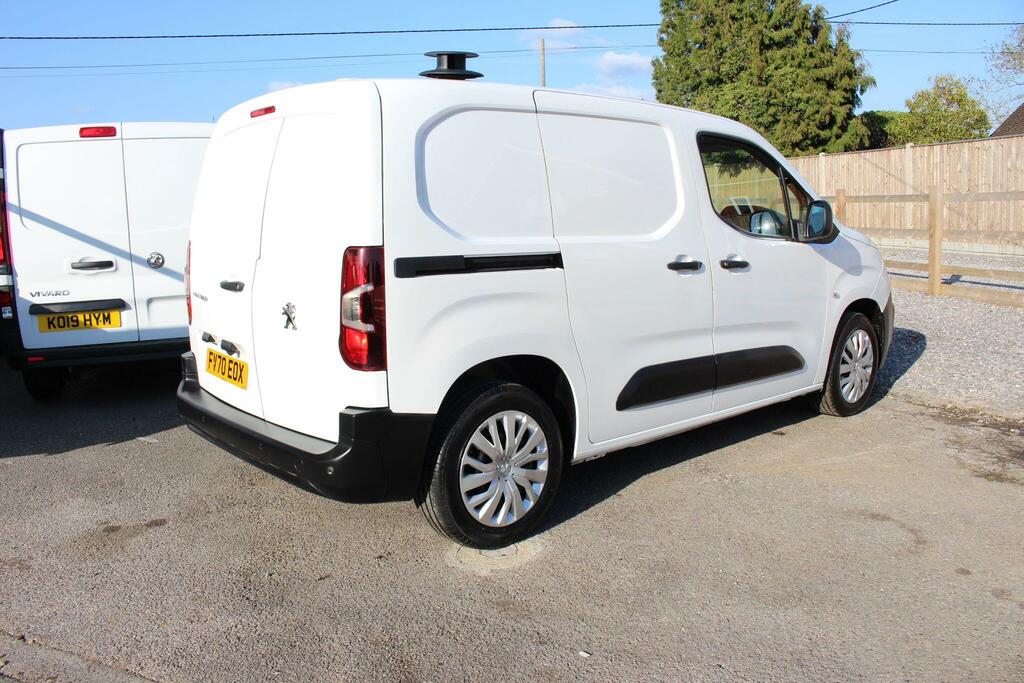 Peugeot Partner 1.5 Hdi 1000 Professional 6Dr Van FV70EOX White #4