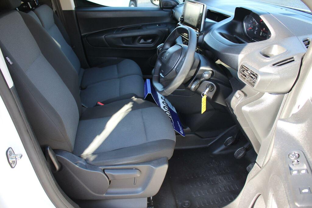 Peugeot Partner 1.5 Hdi 1000 Professional 6Dr Van FV70EOX White #5