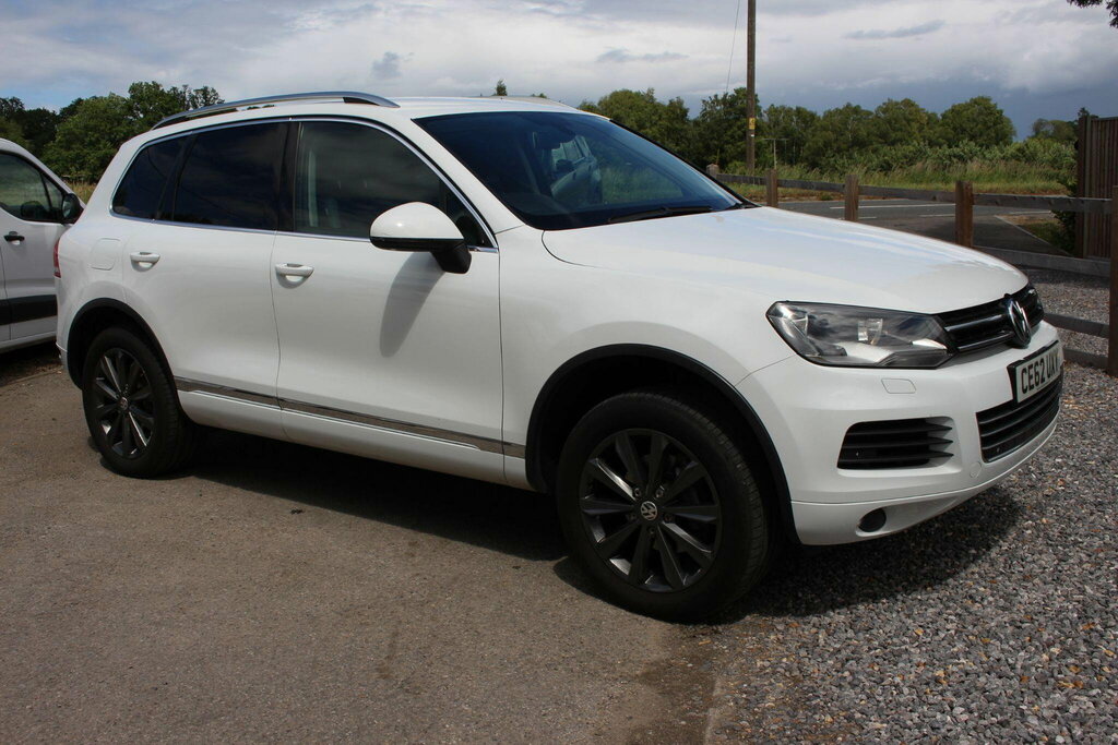 Volkswagen Touareg Se White #7