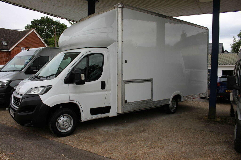 Peugeot Boxer Lowloader Luton 335 L3 White