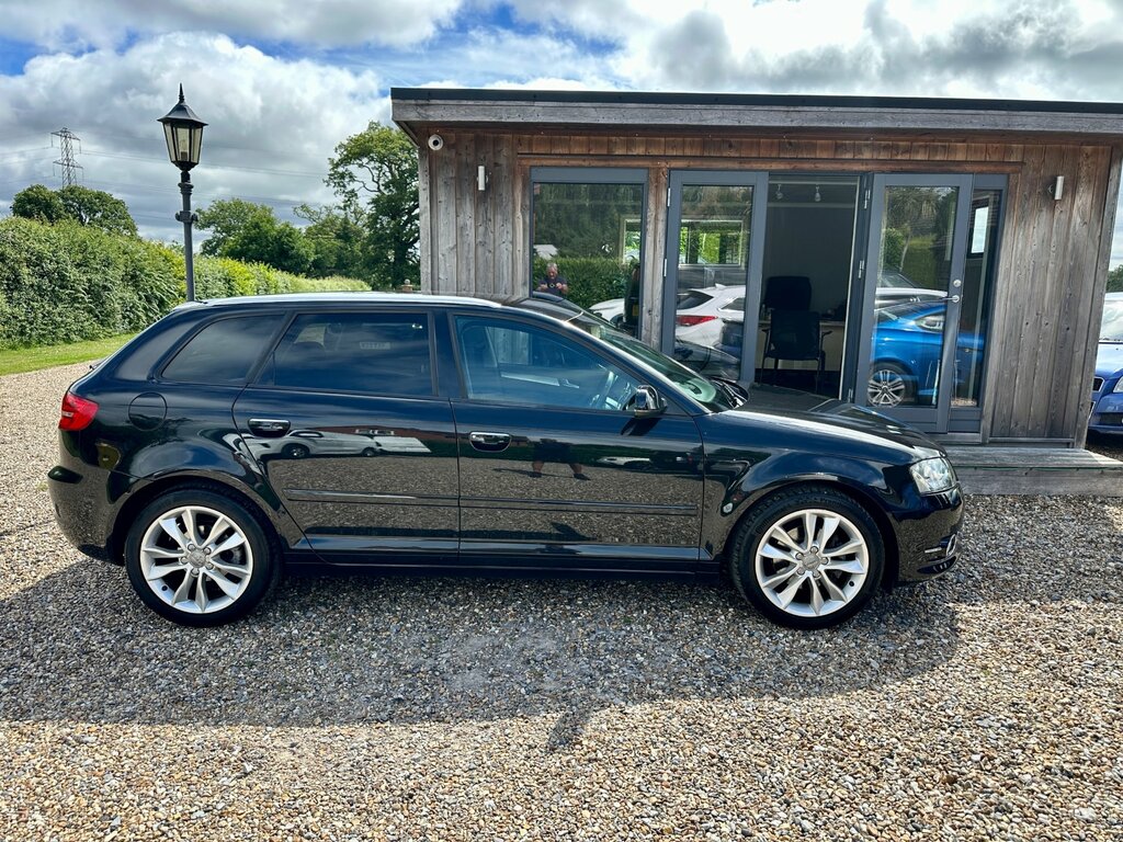 Audi A3 2.0 Tdi Sport Sportback Euro 5 Black #2