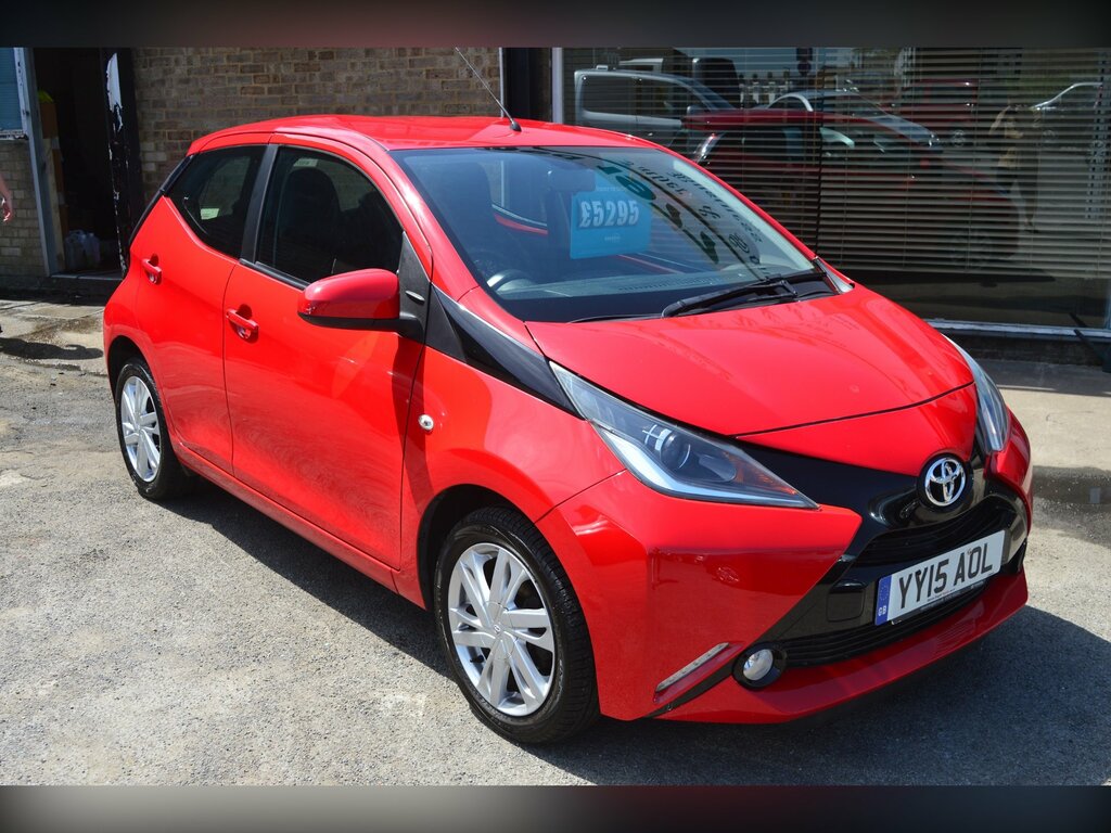 Toyota Aygo 1.0 Vvt-i X-pression Hatchback E Red