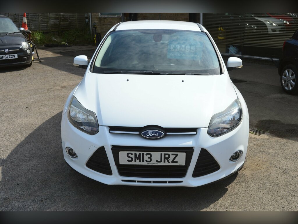 Ford Focus 1.6 Tdci Zetec Hatchback Euro 5 SM13JRZ White #2