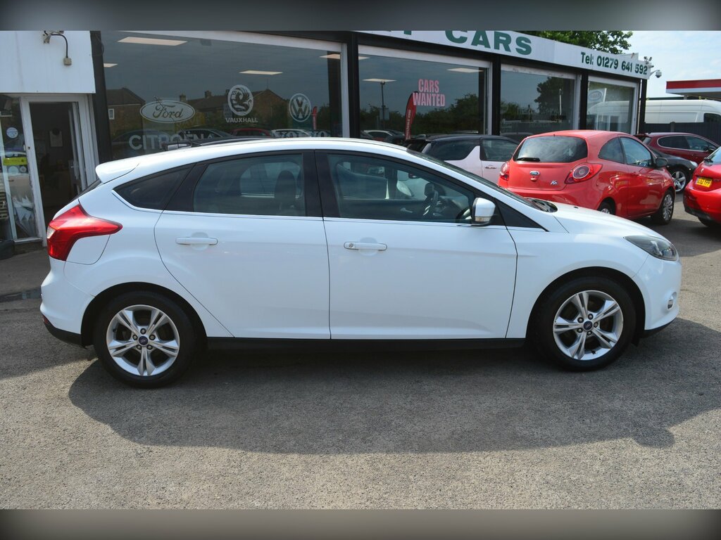 Ford Focus 1.6 Tdci Zetec Hatchback Euro 5 SM13JRZ White #5