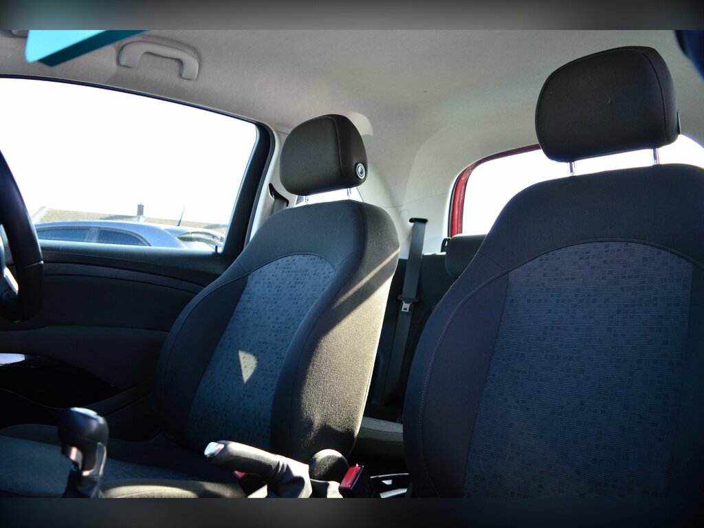 Vauxhall Adam 1.4I Glam White #8
