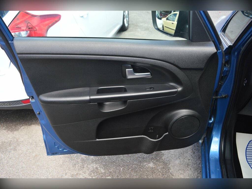 Kia Venga 1.4 Crdi 2 89 Bhp Silver #18