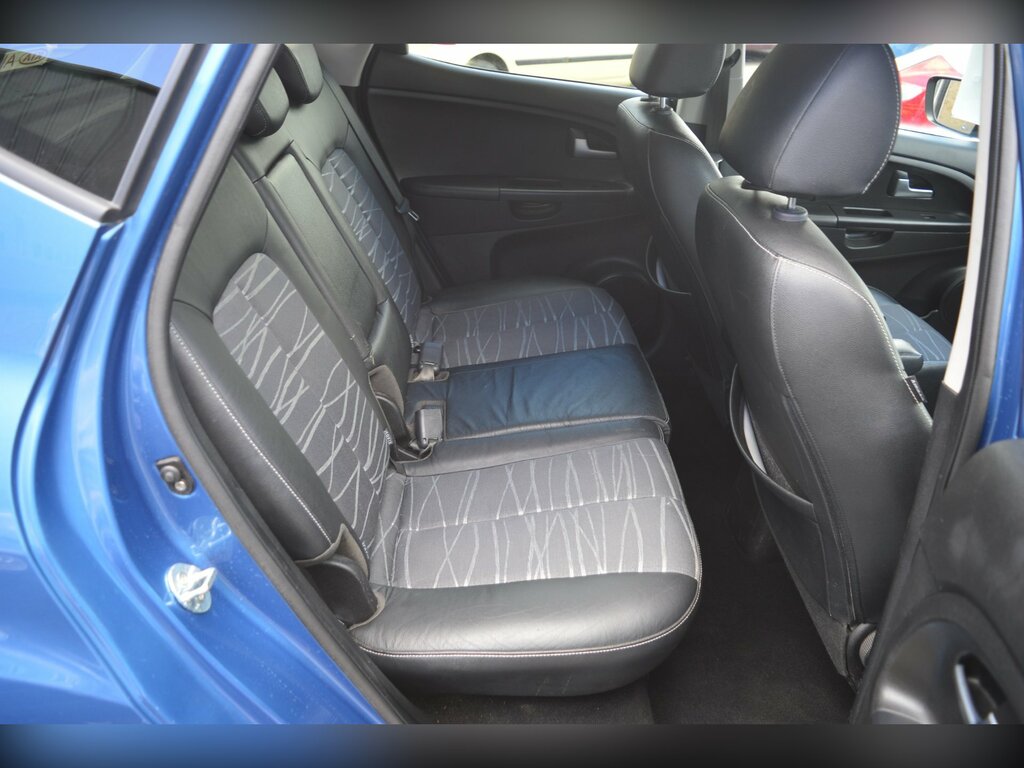 Kia Venga 1.4 Crdi 2 89 Bhp Silver #12
