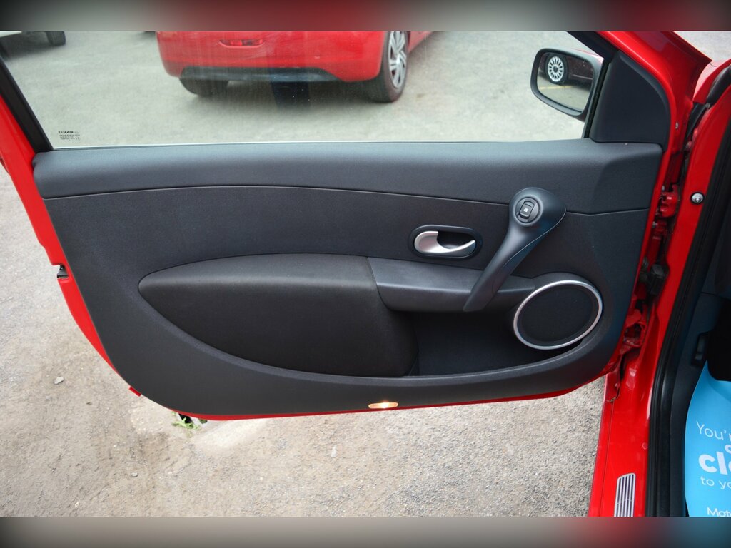 Renault Clio 1.1L Dynamique 16V Turbo 100 Bhp Black #14
