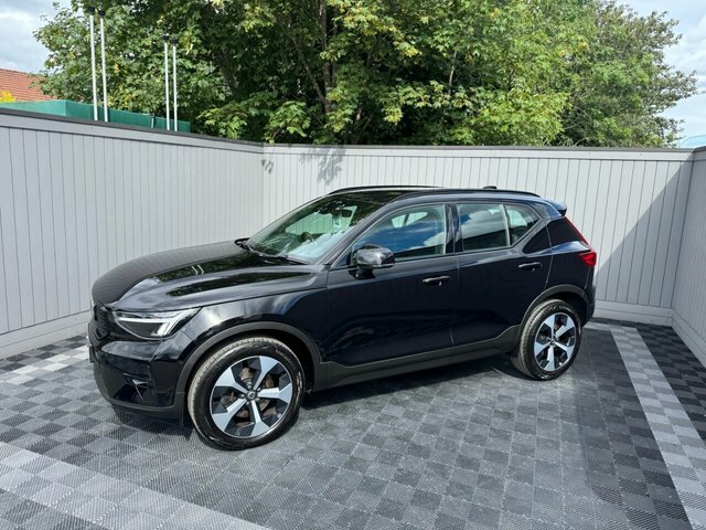 Volvo XC40 2.0 B4 Mhev Plus Dark Suv Hybrid Dct Au DH74MKE Black #2