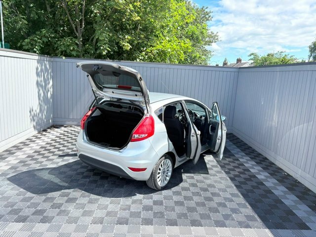 Ford Fiesta Titanium Silver #24