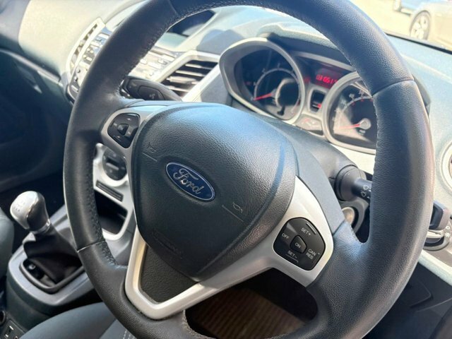 Ford Fiesta Titanium Silver #30