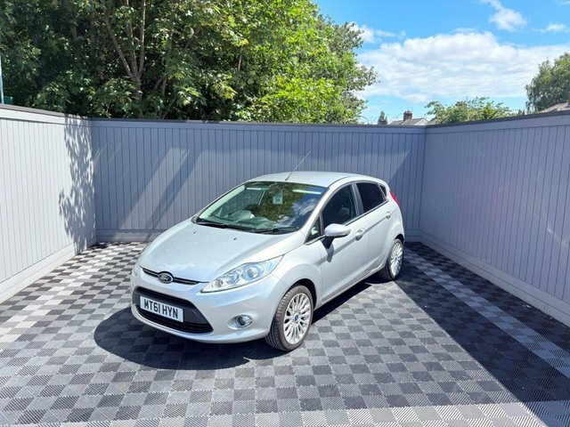 Ford Fiesta Titanium Silver #2