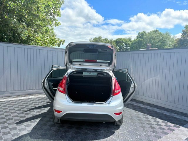 Ford Fiesta Titanium Silver #22
