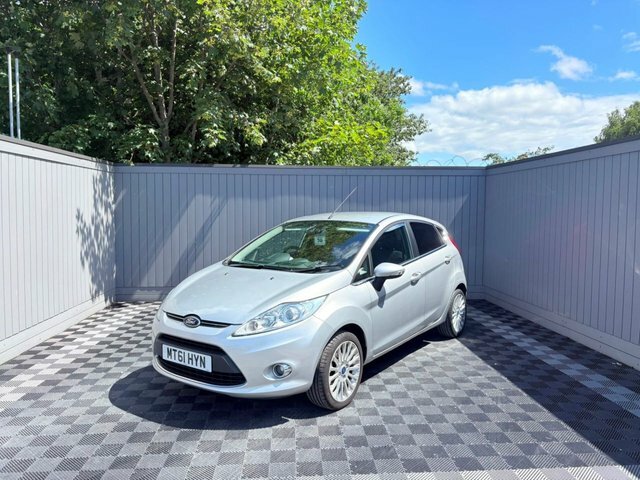 Ford Fiesta Titanium Silver #1
