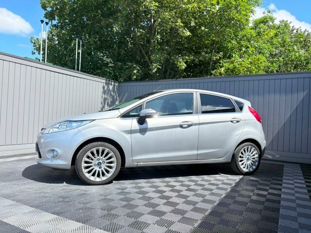 Ford Fiesta Titanium Silver #5