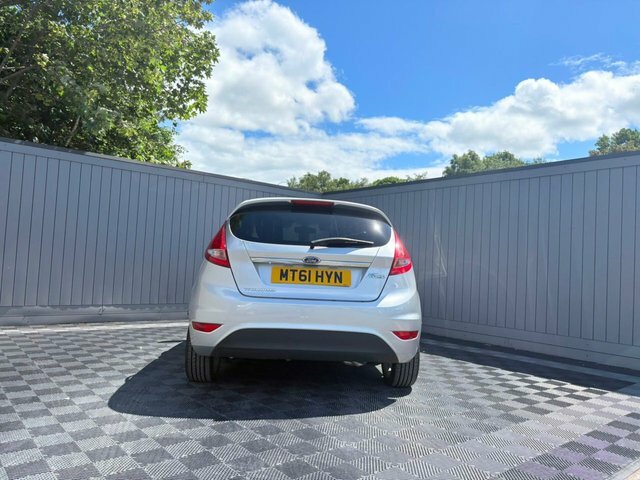 Ford Fiesta Titanium Silver #10