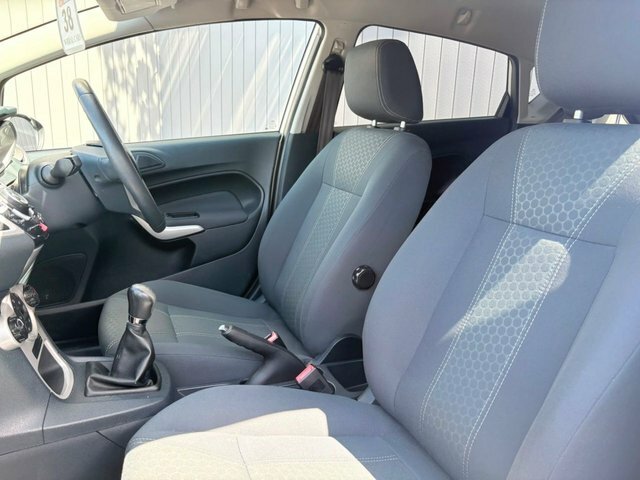 Ford Fiesta Titanium Silver #43