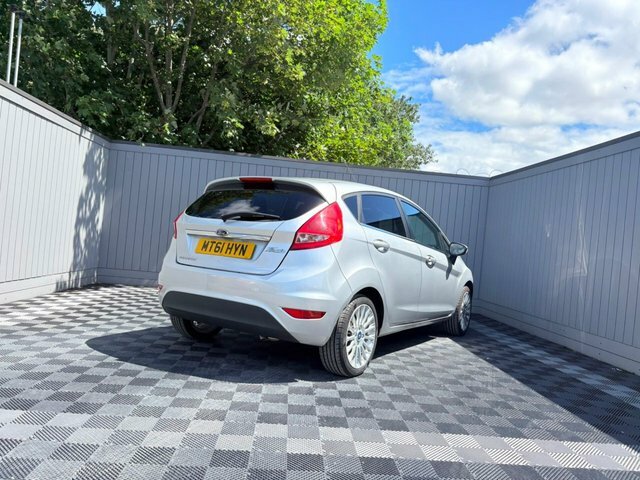 Ford Fiesta Titanium Silver #13