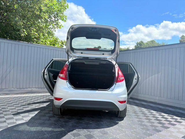 Ford Fiesta Titanium Silver #23