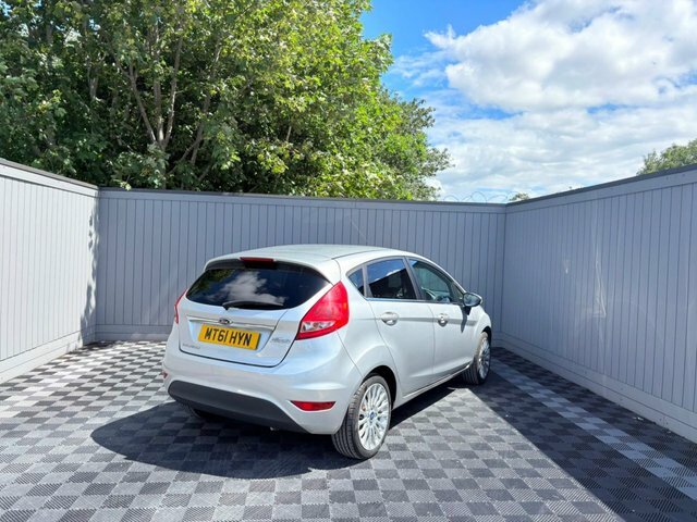 Ford Fiesta Titanium Silver #15