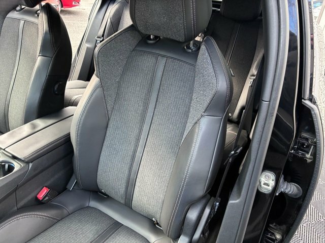 Peugeot 3008 1.2 Puretech Active Red #34