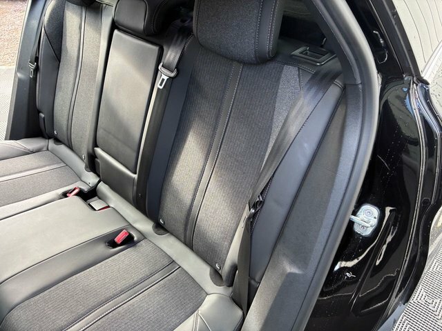 Peugeot 3008 1.2 Puretech Active Red #28