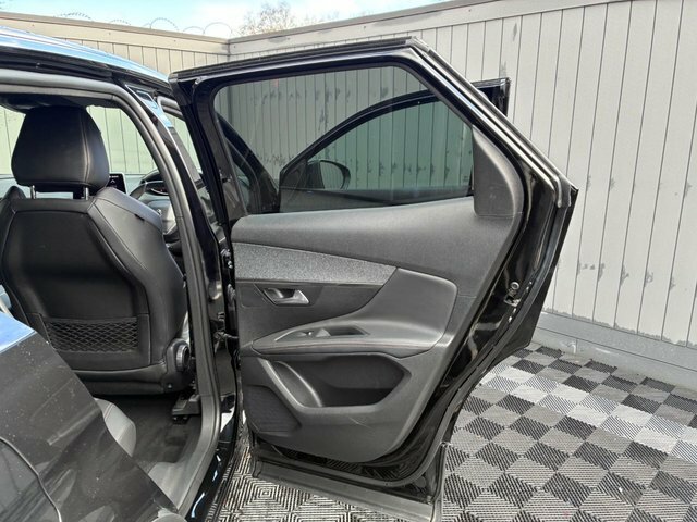 Peugeot 3008 1.2 Puretech Active Red #29