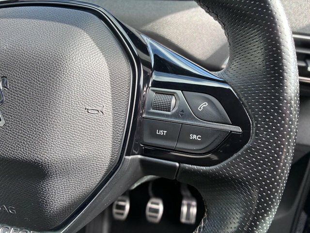 Peugeot 3008 1.2 Puretech Active Red #40