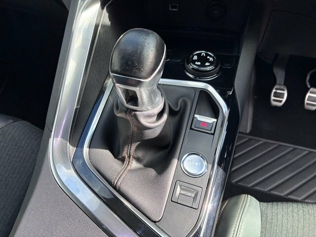 Peugeot 3008 1.2 Puretech Active Red #43